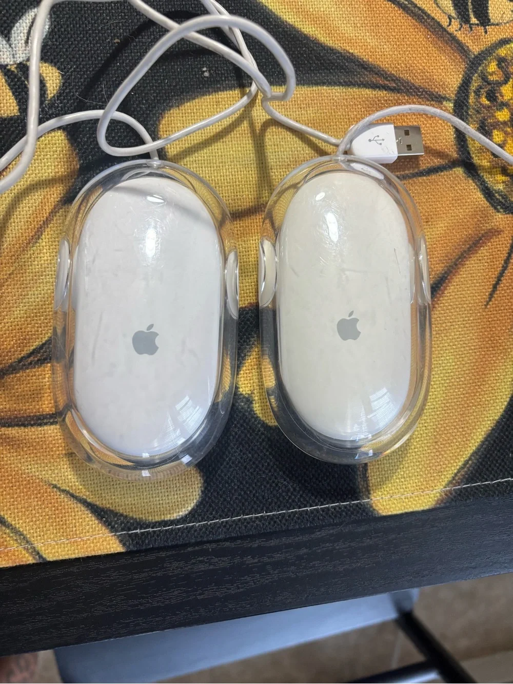 Apple White Wired USB Mouse Pair with Clear Protective Shells
